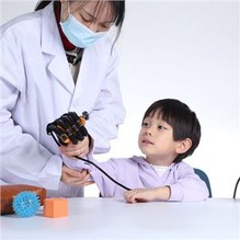 Luva robótica macia infantil